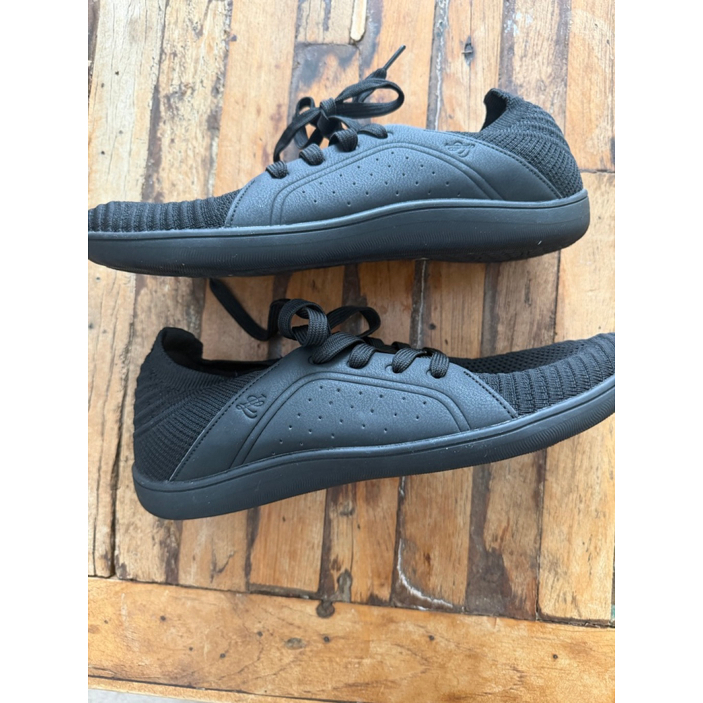 Women's Black barefoot Knit Lace-Up Sneakers - Picture 5 of 8